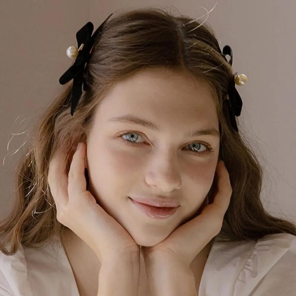 Classic Pearl Ribbon Hair Clip JP-22-170CC black