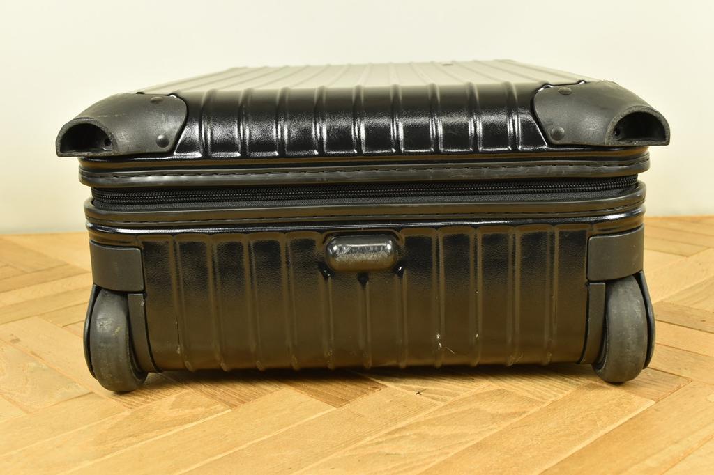 Rimowa Salsa Suitcase Carry-On Gloss Black Polycarbonate 33L from Germany