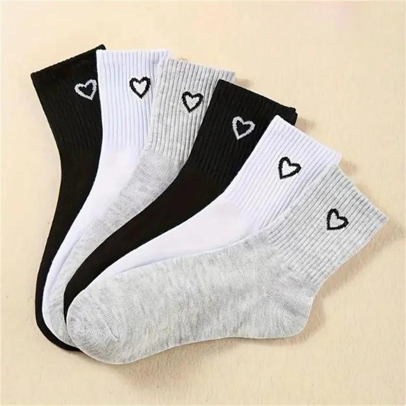 3 Pairs Women Solid Color Love Heart Black White Sports Short Socks Fashion Cute Lady Girl Ankle Socks Low Tube Boat Socks