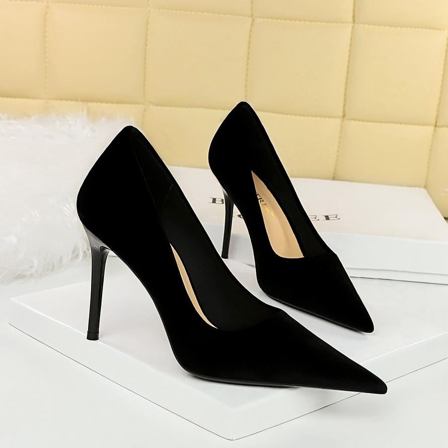 Women's Fashion Thickened Suede Banquet High Heels Shallow Mouth Pointed Single Shoes
