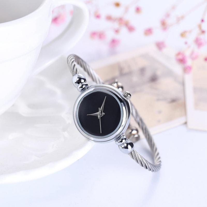 

CQ276 Leisure and Fashion Women watch Starry Sky Bracelet Small Dial Quartz Watch Simple Clock Giftwatches for woman