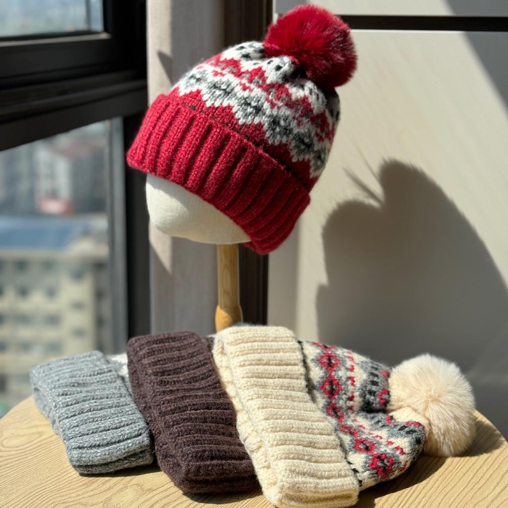 Fair Isle Christmas Woolen Hat for Women Winter Warm and Cute Fur Ball Ear Protection Hat Cold Hat Trend