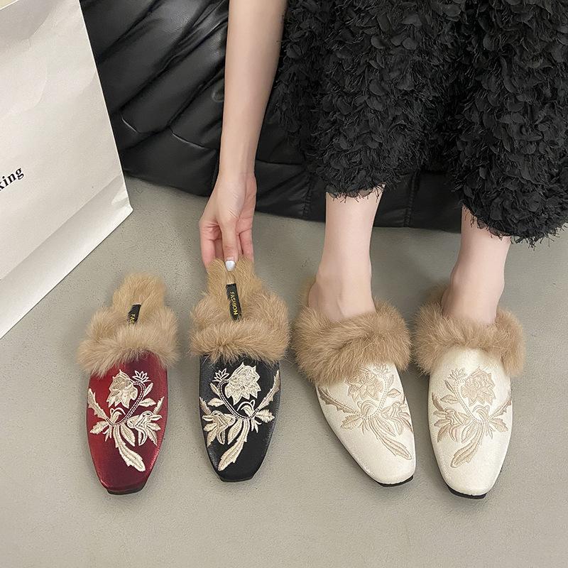 2025 Herbst und Winter neu neue chinesische Kaninchen Mao Mao Schuhe faule Baumwollpantoffeln Kinder Ein-Pedal-Samt-Halbkörper-Mules