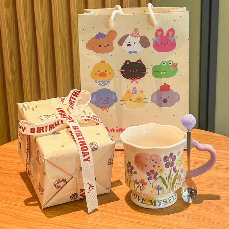 Hochwertige florale Keramiktasse, Nischendesign Keramik-Trinkbecher, Geburtstagsgeschenk für Mädchen