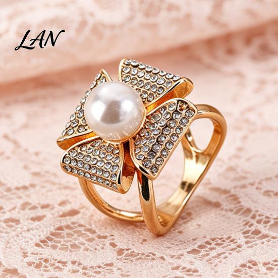 Durable Scarf Clip Rhinestone Geometric Ring, Sparkling Elegant Faux Pearl Holder, Decorative Women Wrap Holder for Neckerchiefs Scarves Shawls Shirts