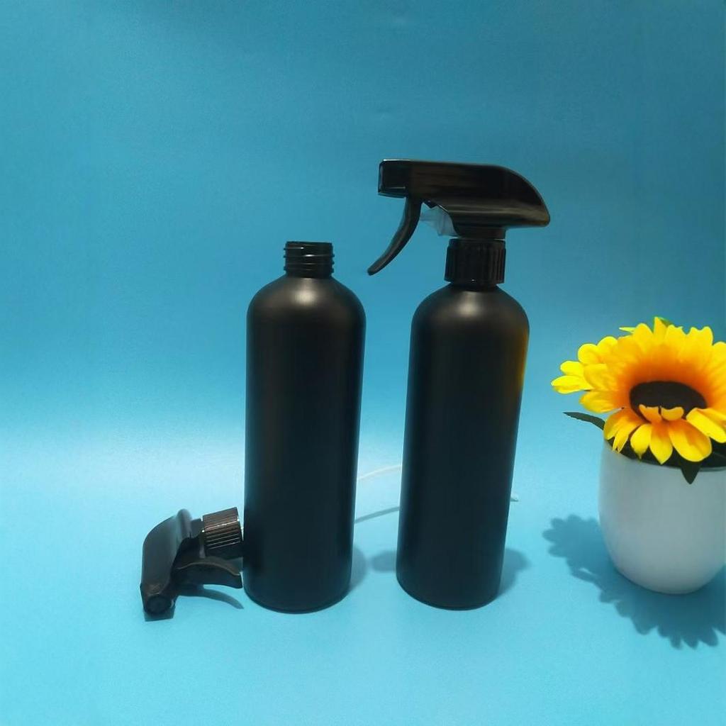 300ml Spray Bottle for Car Coating and Oil Stain Cleaner, PE Plastic Material, Cylindrical Design, 500ml Capacity