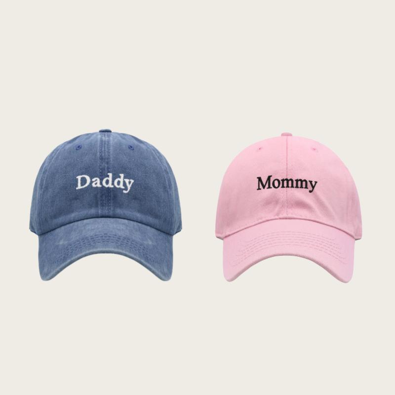 

1pair Daddy & Mommy Embroidery Baseball Caps for Men & Women Outdoor Leisure Sports Snapback Baseball Hats for Birthday Gifts Adjustable