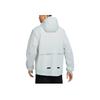 Nike APS. Wasserabweisende, leichte Kapuzenjacke für Herren, Oberbekleidung, Hellsilber FN3873-034