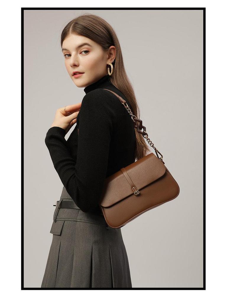 Elegantní taška na bagetu s texturou 2024 – stylová lehká luxusní taška přes rameno a řetízek do podpaží pro ženy