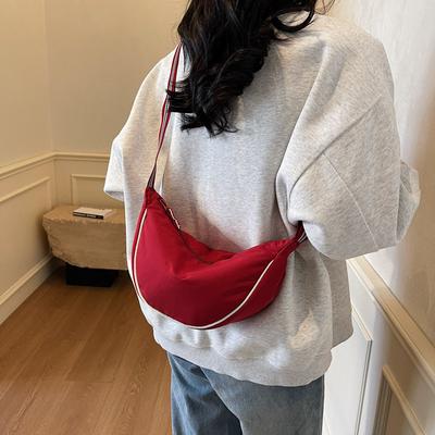The New Shoulder Bag Is Simple and Large-capacity Versatile Messenger Bag, Niche High-end Women's Bag, Dumpling Bag.