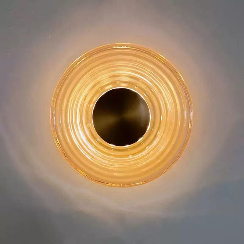 European-Style Minimalist Wall Lamp: Modern Art Design for Office, Hotel, or Bedroom