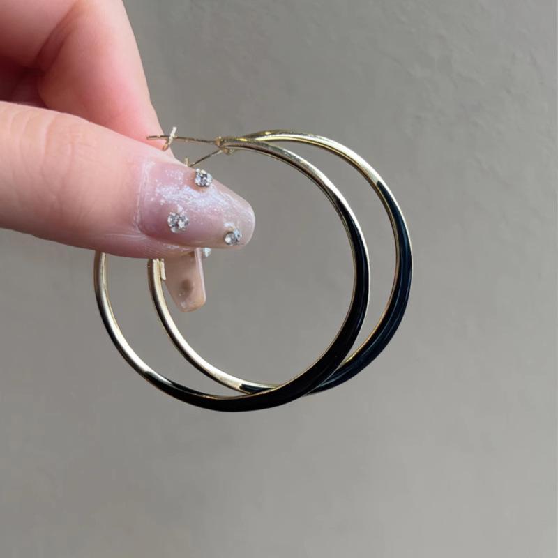 2025 Trendy Large Earrings: Simple, Cool, Versatile - Perfect for Round Faces