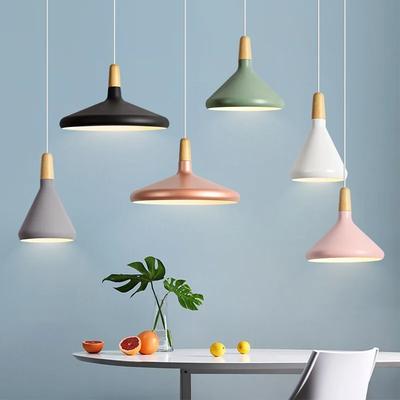 Lampen für Wohnzimmer Nordic Modern Simple Restaurant Esszimmer Licht Kreative Bar Warm Massivholz Macaron Aluminium Kronleuchter