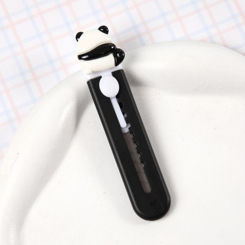 

1 шт., милый мультяшный нож с пандой зеленого/черного цвета, мини-нож для детей, безопасный конверт, экспресс-коробка, открывалка для коробок, канцелярские принадлежности, резак для бумаги