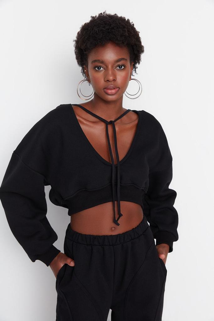 Women's Fashion Black Thick Fleece Hooded V-Neck Relaxed Cut Crop Knitted Sweatshirt