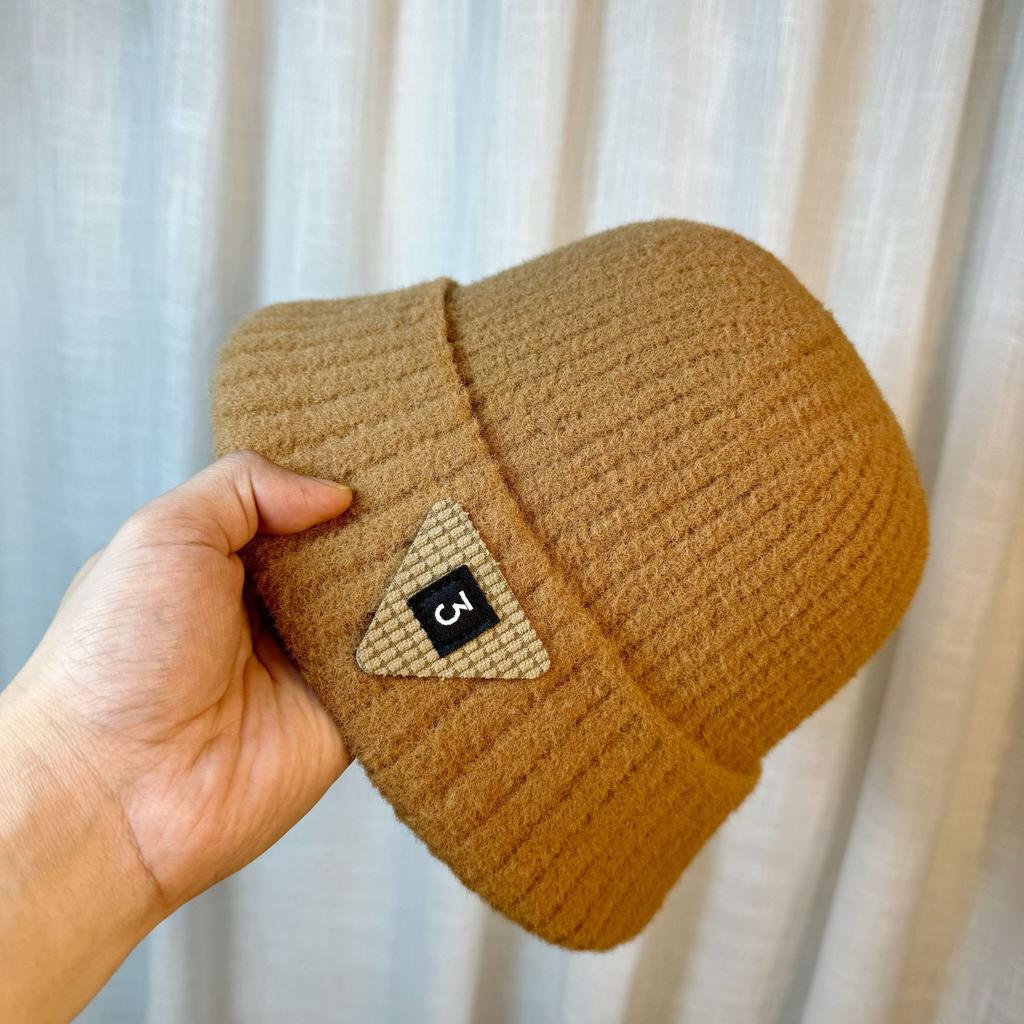 Fashionable Inverted Triangle Letter Small Label Fisherman Hat Women's Autumn and Winter New Travel Breathable Versatile Face Showing Small Basin Hat