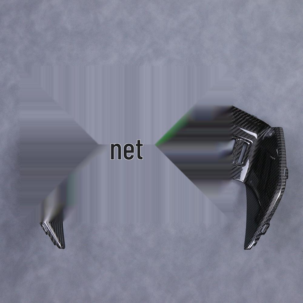 

CFMOTO Spring Wind 800NK Панель воздухозаборника топливного бака из углеволокна 30x24x12 cm