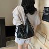 Simple, Fashionable and Large-capacity Tote Bag, Spring New Retro Casual Shoulder Bag, High-end Women's Bag.