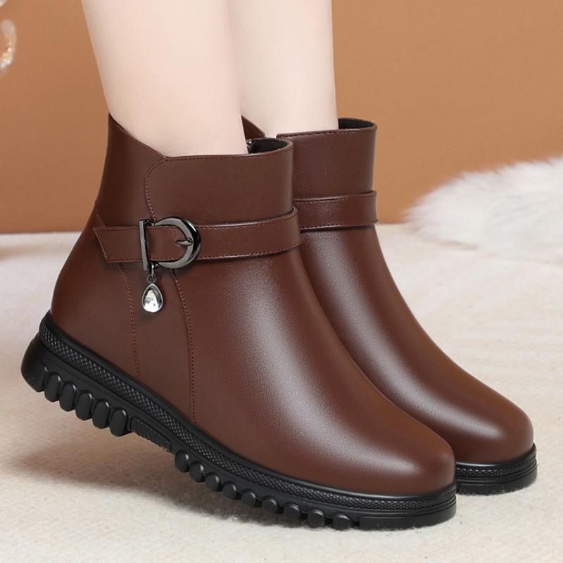 autumn and winter velvet leather shoes brown flat-soled short boots     elderly short boots children's winter shoes soft leather cotton shoes