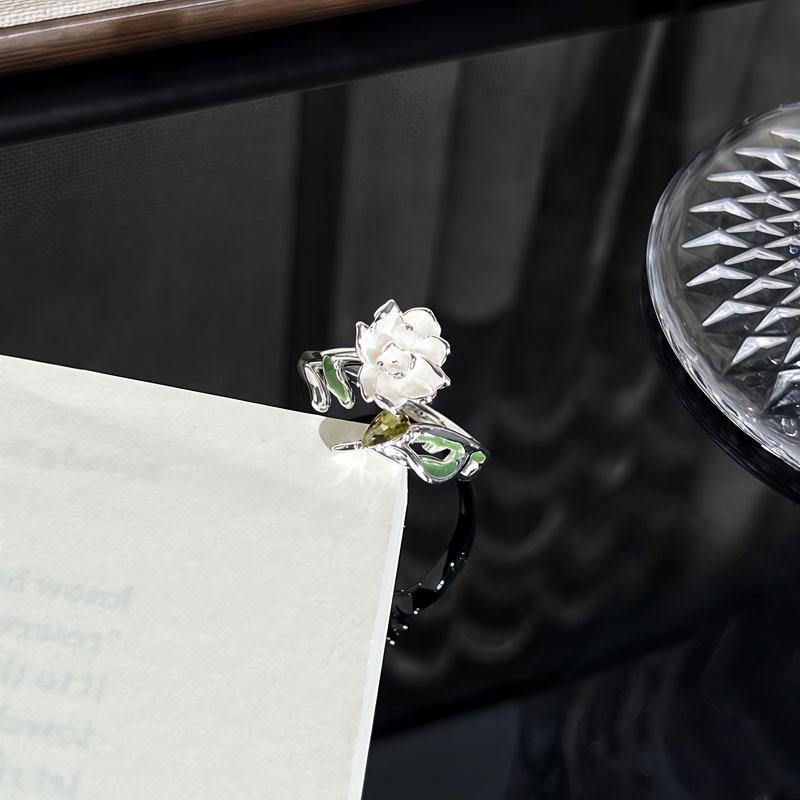 Camellia White Moonlight Diamond Flower Ring - Trendy Cool Style for Women, Perfect as an Index Finger Accessory.
