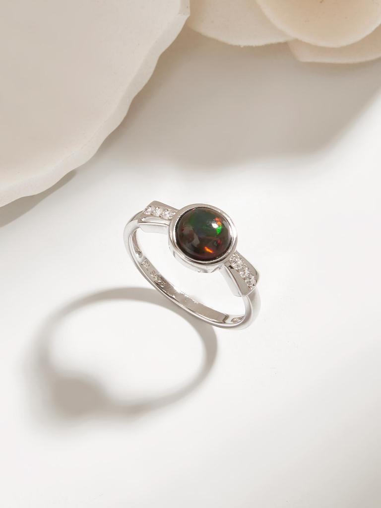 Kadınlar için doğal siyah opal yuvarlak 7mm güzel takı ile 925 ayar gümüş yüzük güzel bir hediye