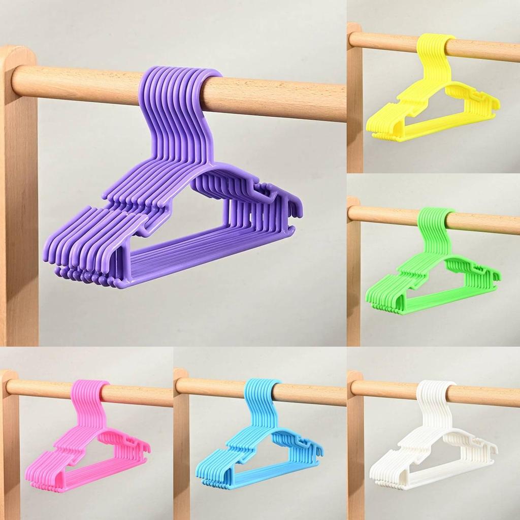 Plastic Hanger With Groove Design Suitable For Daily Home And Storage Clothing