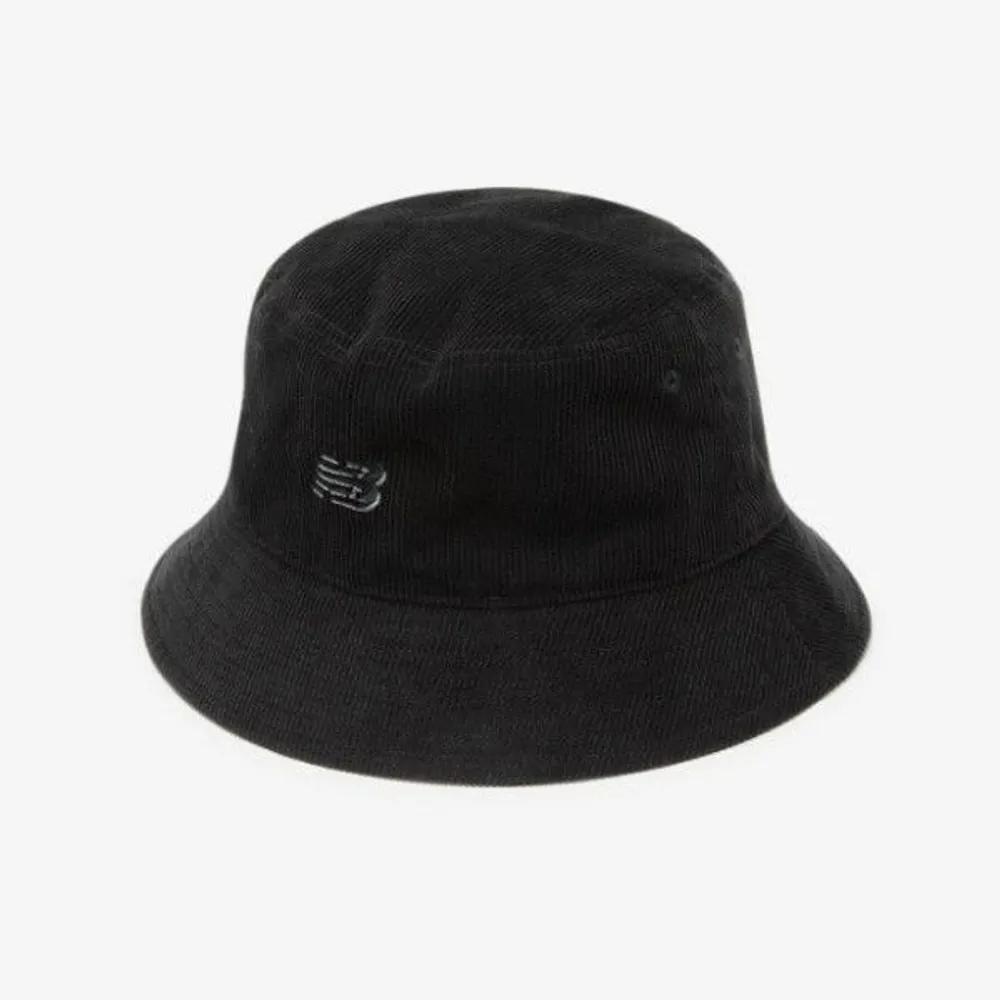 [New Balance] Hat OQK NBGDEFE704-19 Corduroy Reversible Bucket Hat BlackFREE FREE