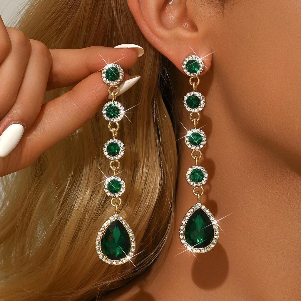 Retro Court Style Rhinestone Long Water Drop Earrings for Dinner Party Accessories.