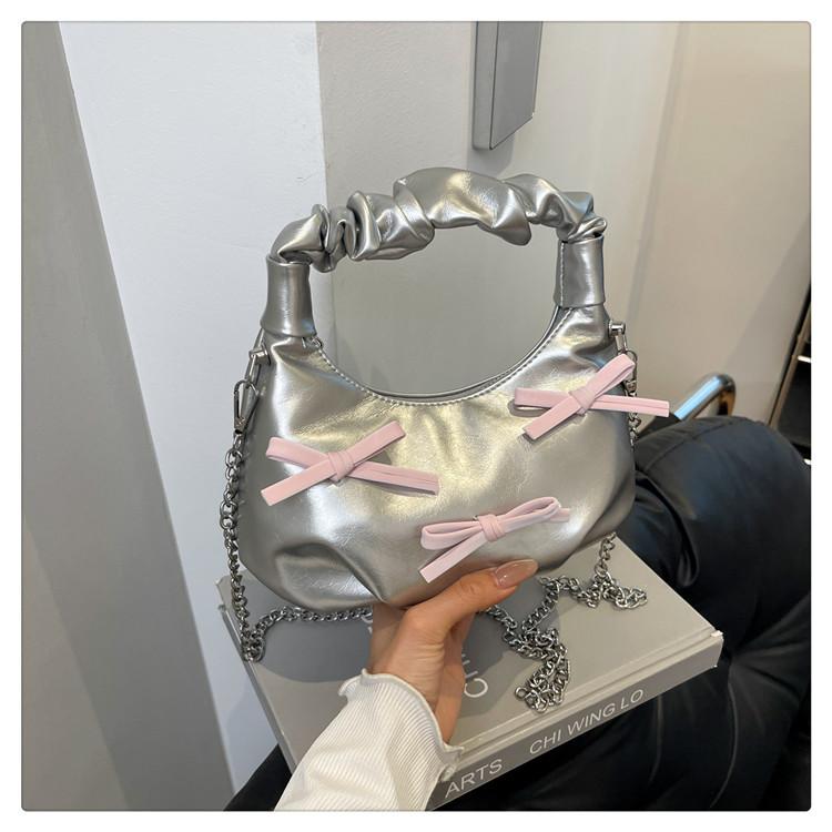 

Niche design bag women s summer 2025 new fashion chain messenger bag butterfly pleated portable dumpling bag
