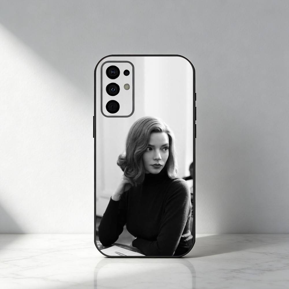 Actor A-Anya T-Taylor Phone Case For Samsung S25,S24,S21,S22,S23,S30,Ultra,S20,Plus,Fe,Note,5G Black Cover