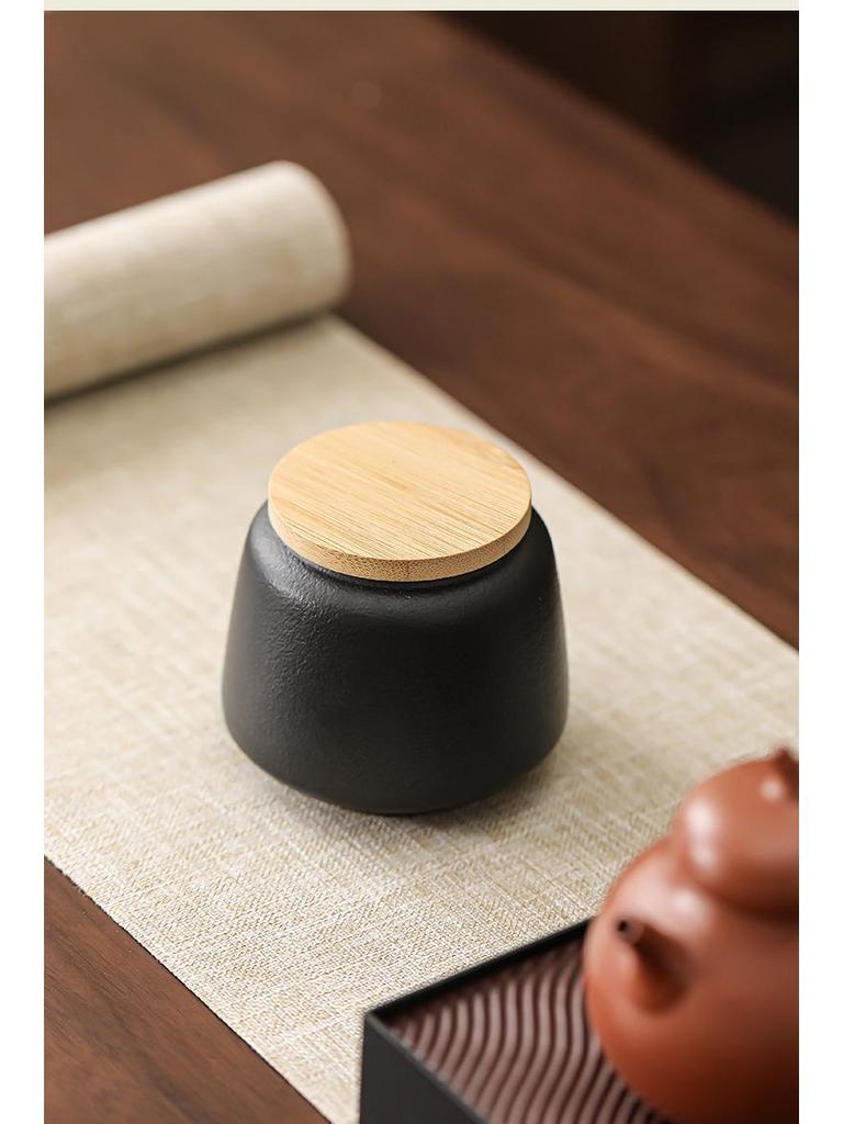 Exquisite Glazed Ceramic Tea Storage Jar: Moisture-Proof Pottery for Green, White, and Pu-erh Teas