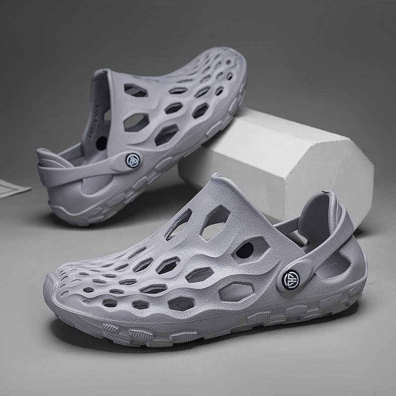 Módní prodyšné pánské sandály EVA lehké plážové pantofle pánské letní nové vnitřní venkovní děrované boty ležérní zahradní ploché pantofle