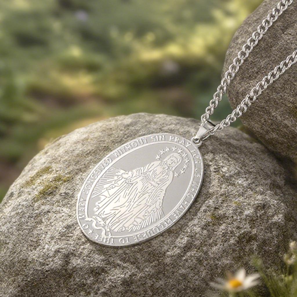 Dawapara Religious Virgin Mary Double Sided Carved Necklace Catholic Mother of God Pendant Stainless Steel Jewelry
