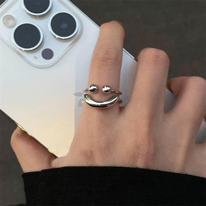 Nouvelle Bague Couleur Argent Forme Sourire pour Femmes Filles Y2K Bagues en Acier Inoxydable Bague à Ouverture Réglable Bijoux de Mode Cadeaux d'Amis
