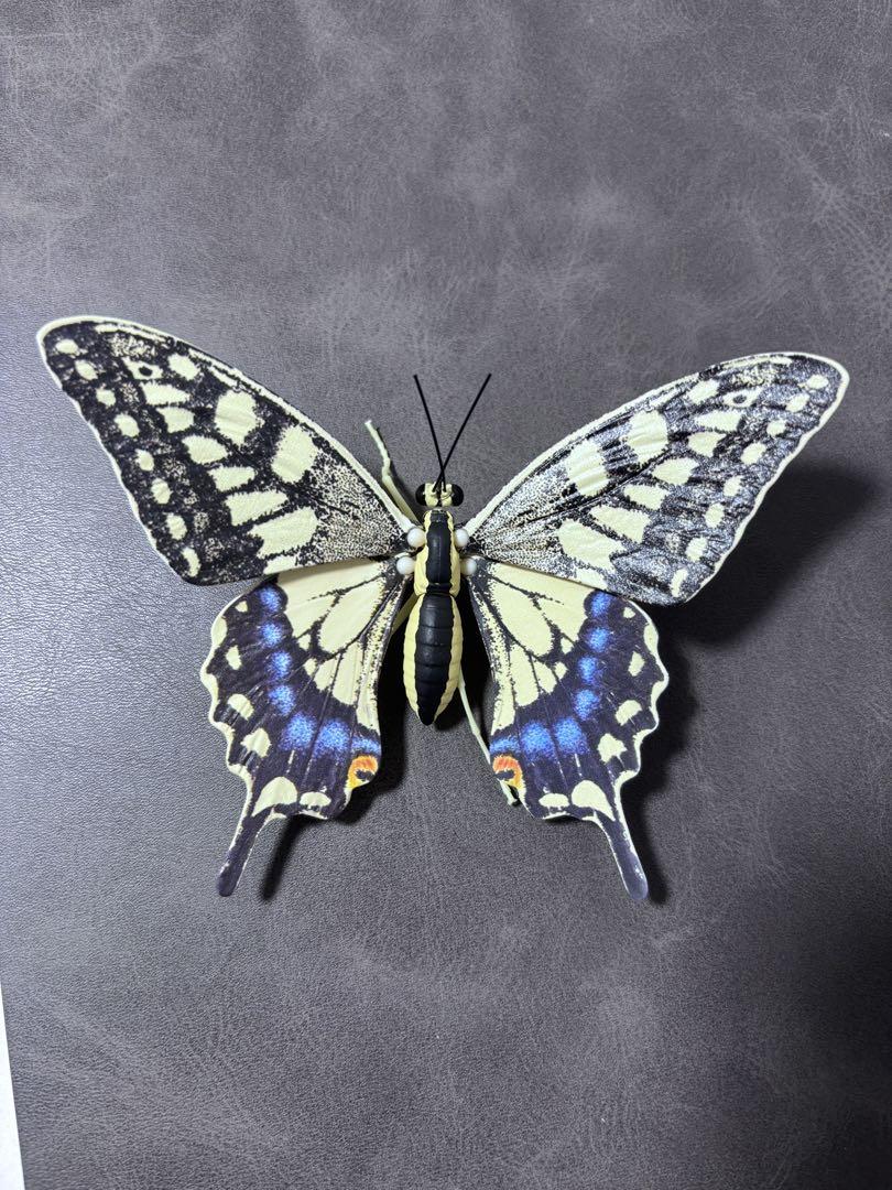 

[USED] Premium Bandai Limited Edition Butterfly Figure Set + Bonus Insect