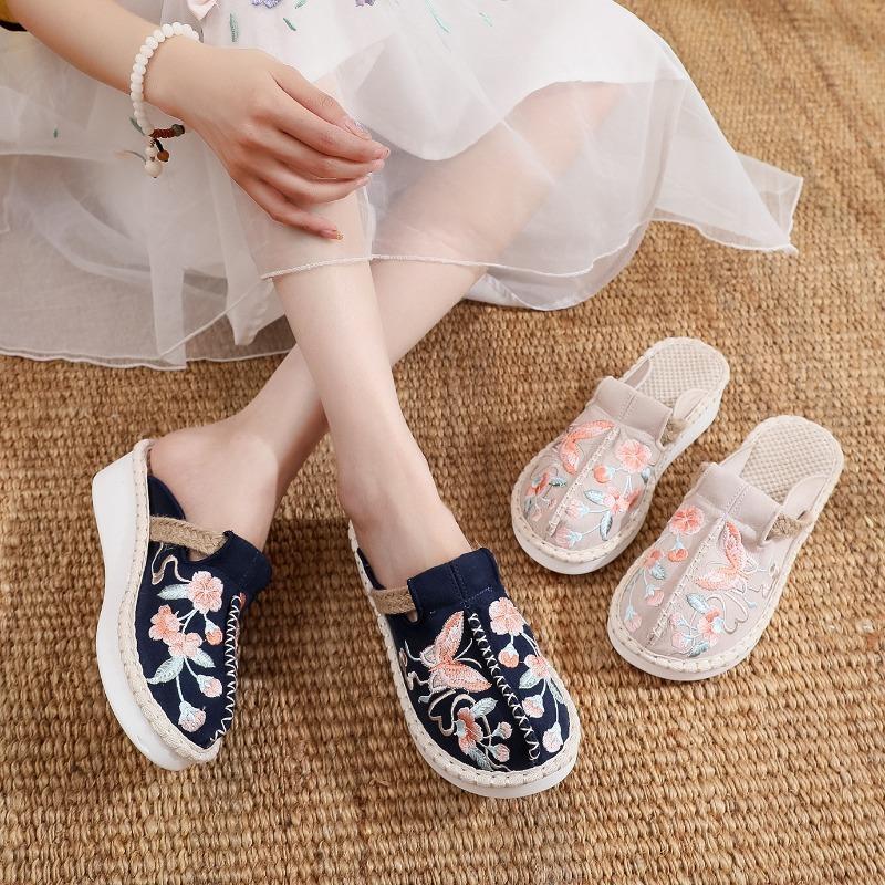 Fashionable Ethnic Style Embroidered Cloth Shoes Hanfu Shoes