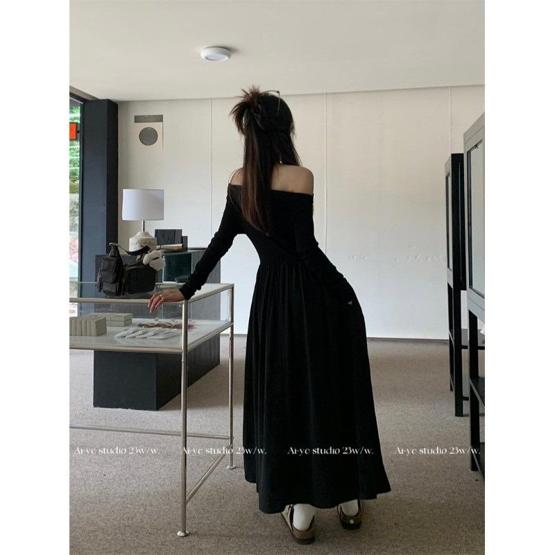 French Hepburn style one-word shoulder long-sleeved dress women's clothing autumn waist thin small black dress temperament A-word long dress