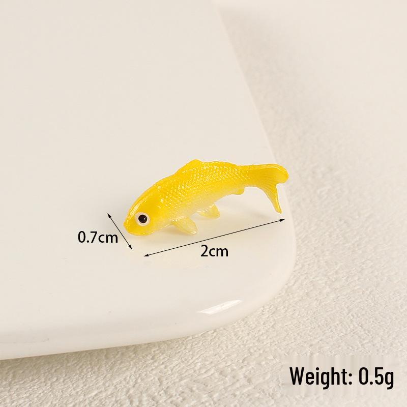 Miniatur-PVC-Koi-Goldfisch-Ornament für Spielhäuser & Dioramen
