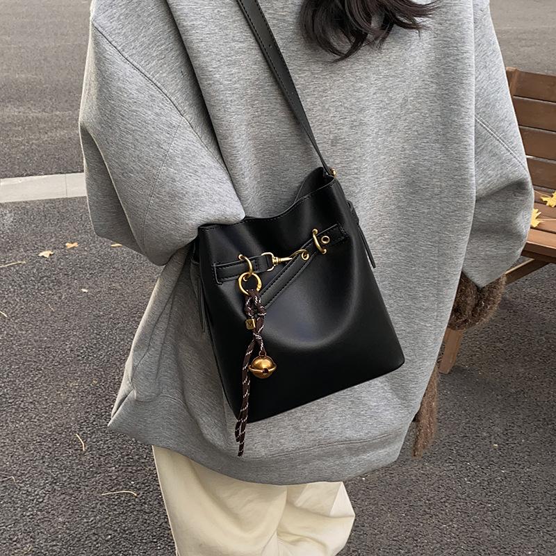 Premium commuter bag women's 2025 autumn tide fashion retro versatile shoulder bag large capacity tote bag