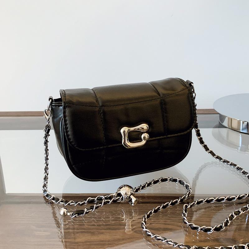 

Серебристая сумка женская новая трендовая нишевая дизайнерская цепочка подмышечная на плечо сумка-мессенджер премиальной текстуры женская чёрный