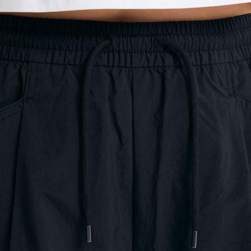 New Balance Nbnte2w402 Women Lightweight Woven Wide Cargo Pants  Black 