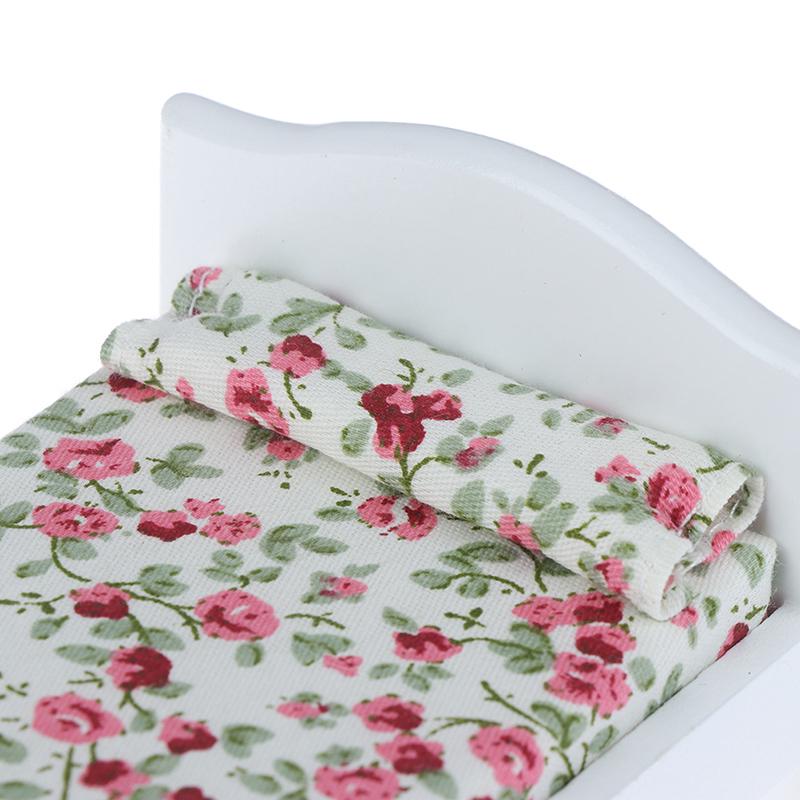 1/12 Casa delle Bambole Miniatura Letto in Legno con Cuscino Mobili Camera da Letto Casa delle Bambole
