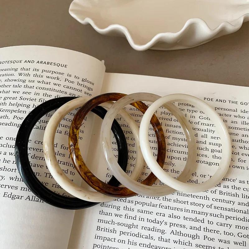 Round White Minimalist Bracelet Vintage Y2k Classic Color Elegant Jewelry Charm Women Fashion Holiday Aesthetics Decoration