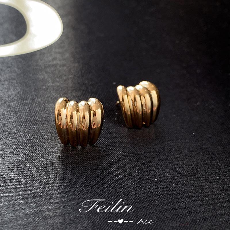 Silver Needle Geometric Stripe Semicircle Earrings - Unique European American Style Studs for Chic Personality
