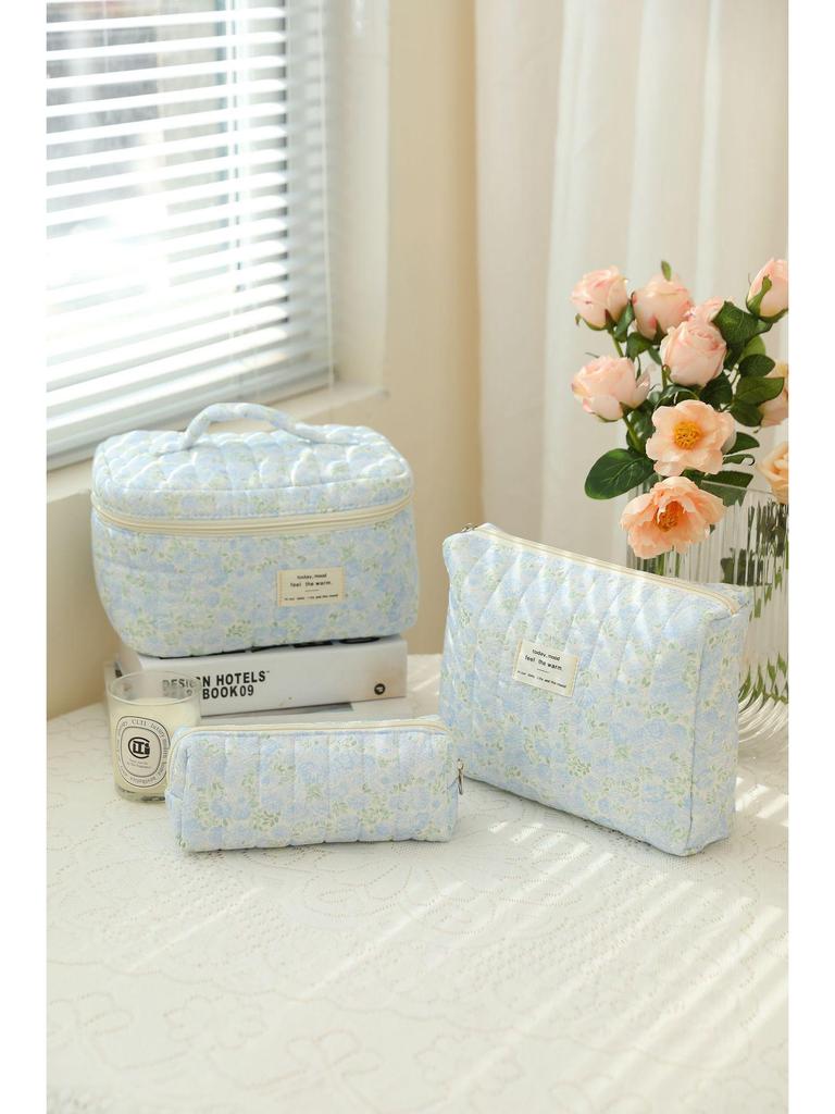 Large-Capacity Quilted Cotton Floral Makeup Bag - Portable and Cute for Travel or Student Use