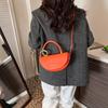 Fashion niche handbag simple new high-end messenger bag women's saddle bag