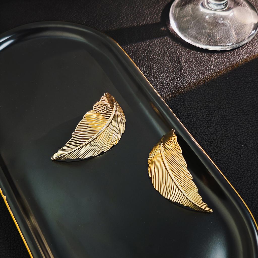 Gold Color Exaggerated Vintage Style Earrings Made of Metal Delicate Textured Leaf Geometric Irregular Earring Women Y2k Zircon