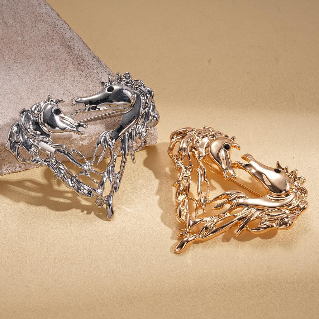 European and American metal pony hollow heart brooch creative personality niche pin environmental protection accessories