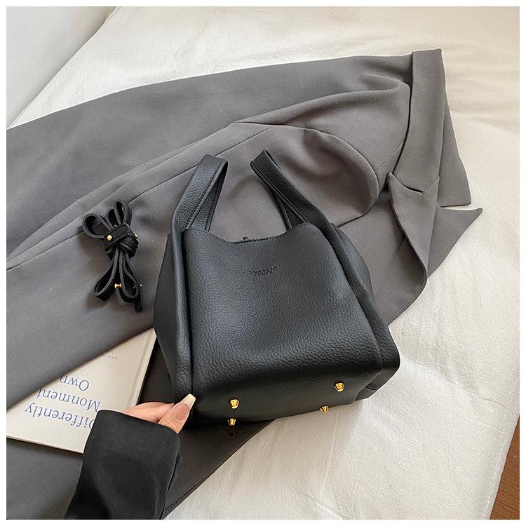 Retro portable bucket bag women's new large-capacity women's messenger bag fashionable versatile high-end shoulder bag trendy