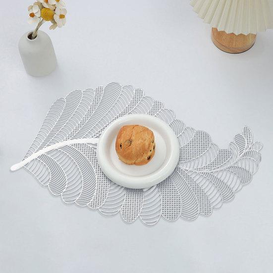 Table Placemat Irregular Hollow Leaf Shape Japanese Style Non-slip Waterproof Heat Insulation PVC Dishwasher Safe Dining Mat Kitchen Supplies